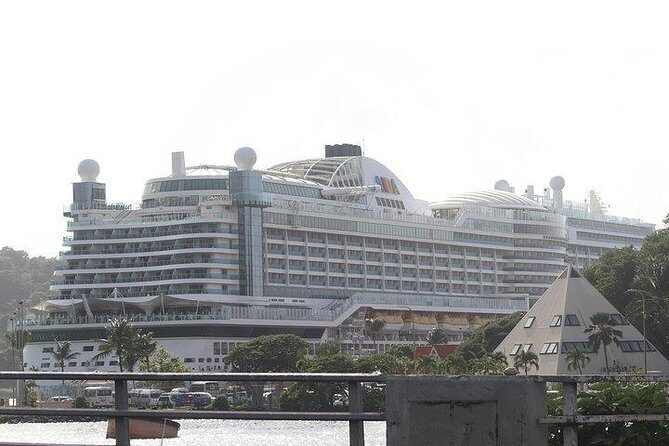 Cruise Ship - On Island for a Day Excursion - Stop 1: Pitons area for quick, high-reward photos
