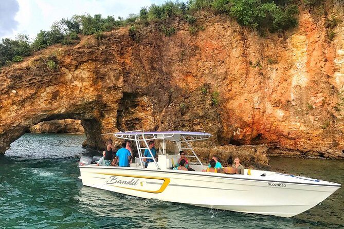 Dash and Splash Snorkel Adventure St Lucia - Snacks and drinks onboard: included, but plan your expectations