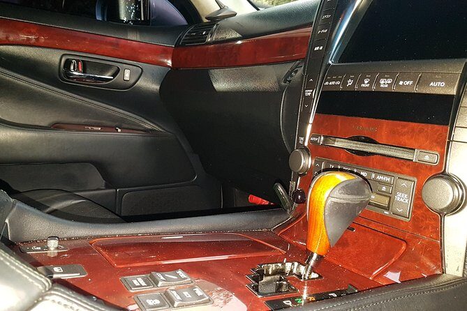 Hewanorra private Airport Transfer - Private Ride Value: Cars, Vans, and SUVs for Up to 3