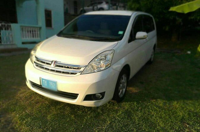 St Lucia Airport Transfer to ANY Bay Gardens location - One-Way vs Round-Trip: Planning Your Trip With Less Friction