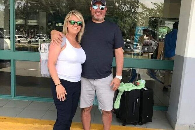 St. Lucia Fast Track UVF and Private Airport Transfer - The Pickup at Hewanorra: Sign, Name, Bags, and Clear Direction