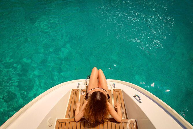 St. Lucia Luxury Sunset Cruise From Castries - On-Board Food and Drinks: Hors d’oeuvres, Seafood Cocktails, and a Premium Bar