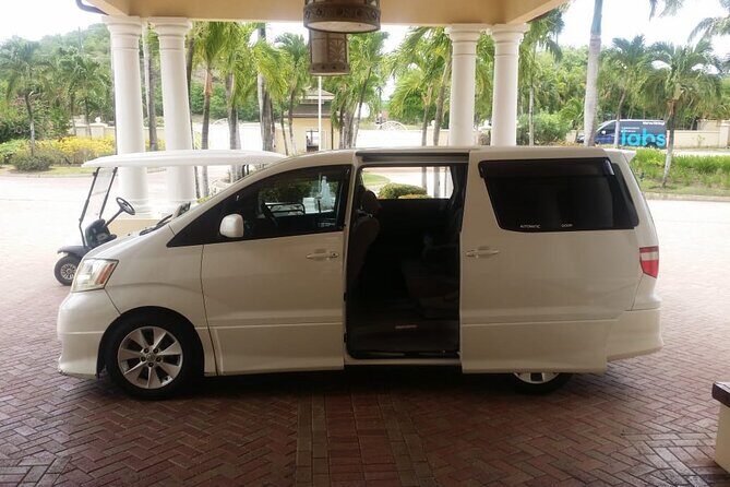 St Lucia Private Round Trip Hewanorra Airport Transfers to North Hotels - Private pricing: what $220 per group really buys you