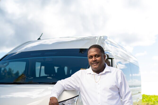 UVF Private Luxury Transport Service in St Lucia (Round Trip) - Champagne and snacks: the all-inclusive ride that changes the mood